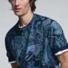 Kurzarm-T-Shirt mit Mosaikmuster Kurzarm-T-Shirt mit Mosaikmuster