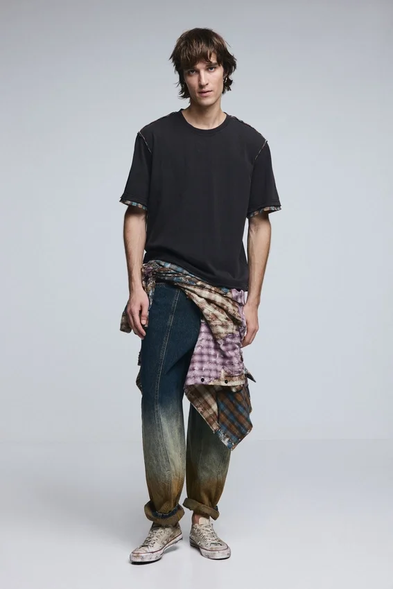 Kurzarm-T-Shirt mit Nahtdetails Kurzarm-T-Shirt mit Nahtdetails