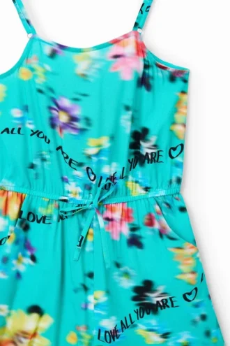 Kurzer Playsuit mit Trägern Kurzer Playsuit mit Trägern