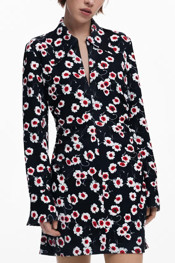 Kurzes Blumenhemdkleid Kurzes Blumenhemdkleid