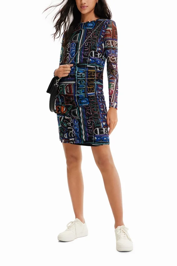 Kurzes, figurbetontes Tüll-Shorts-Kleid Kurzes, figurbetontes Tüll-Shorts-Kleid