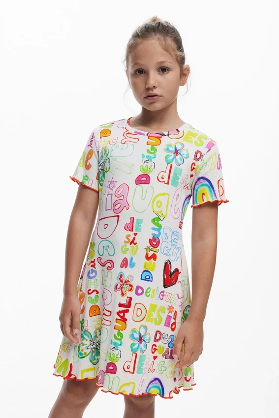Kurzes Kleid mit Schriftzug Kurzes Kleid mit Schriftzug