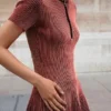 Kurzes, schillerndes Kleid Kurzes, schillerndes Kleid