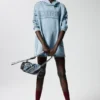 Kurzes Sweatshirt-Kleid Kurzes Sweatshirt-Kleid