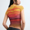 Kurzärmelige Bluse mit hohem Kragen Kurzärmelige Bluse mit hohem Kragen