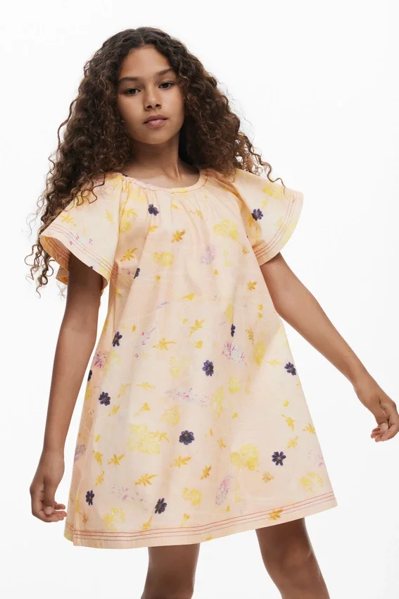 Kurzärmeliges Kleid mit Blumenmuster Kurzärmeliges Kleid mit Blumenmuster