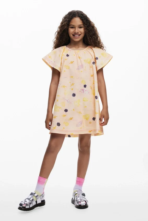 Kurzärmeliges Kleid mit Blumenmuster Kurzärmeliges Kleid mit Blumenmuster