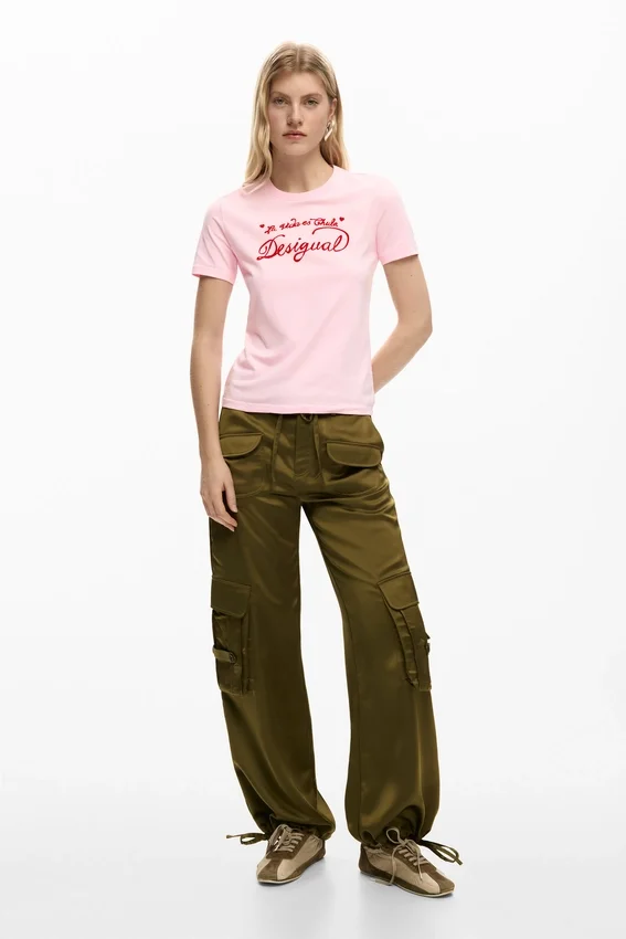 Kurzärmeliges Strick-T-Shirt Kurzärmeliges Strick-T-Shirt