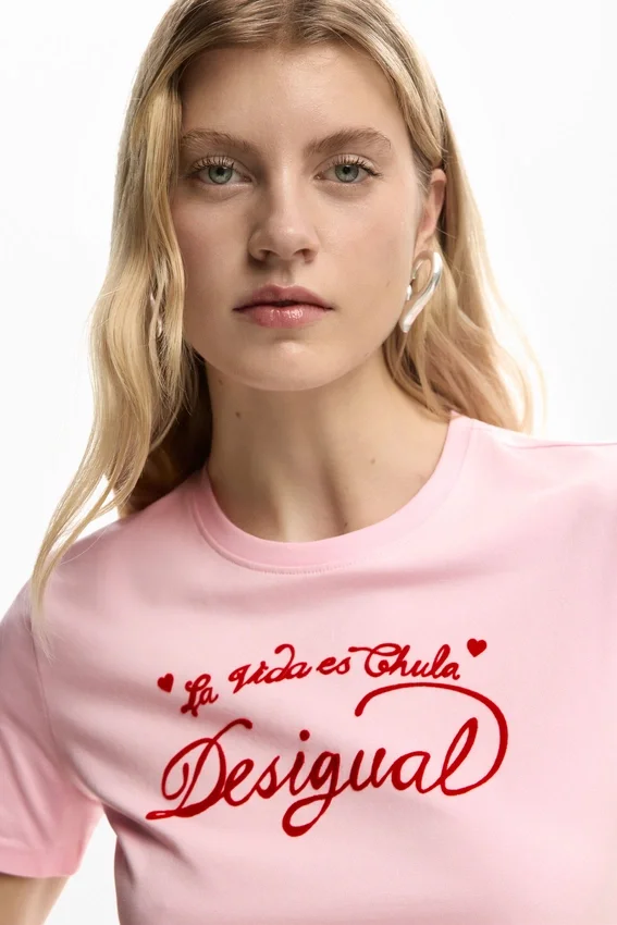 Kurzärmeliges Strick-T-Shirt Kurzärmeliges Strick-T-Shirt