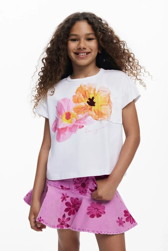 Kurzärmeliges T-Shirt mit gestickten Blumen Kurzärmeliges T-Shirt mit gestickten Blumen