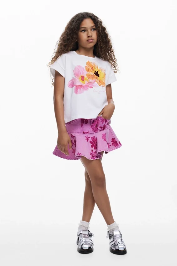 Kurzärmeliges T-Shirt mit gestickten Blumen Kurzärmeliges T-Shirt mit gestickten Blumen