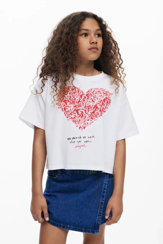 Kurzärmeliges T-Shirt mit Herz Kurzärmeliges T-Shirt mit Herz