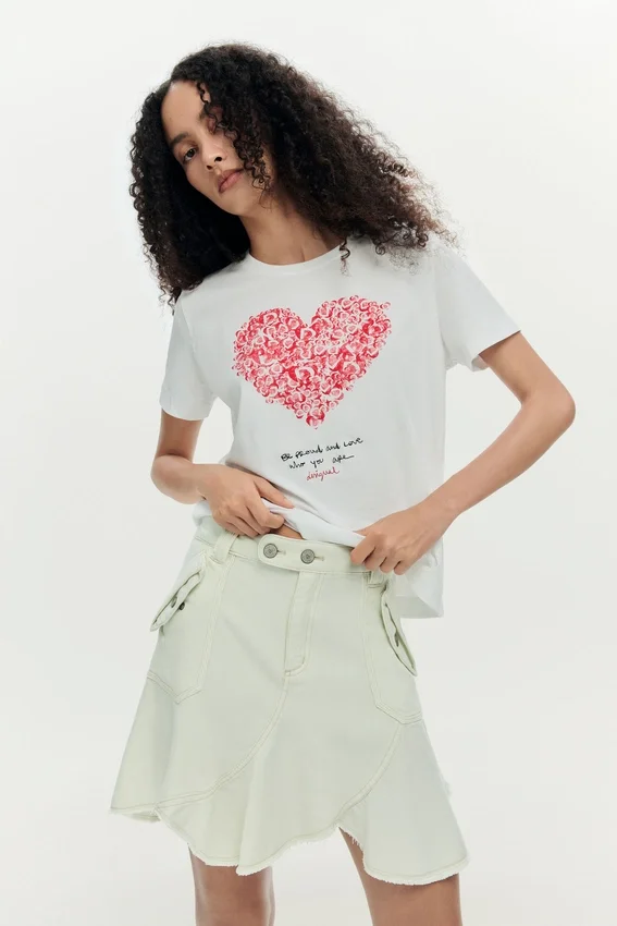 Kurzärmeliges T-Shirt mit Herzmotiv Kurzärmeliges T-Shirt mit Herzmotiv