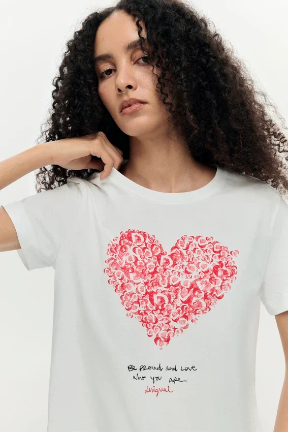 Kurzärmeliges T-Shirt mit Herzmotiv Kurzärmeliges T-Shirt mit Herzmotiv