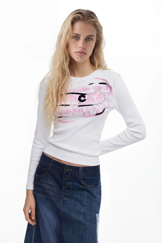 Langarm-T-Shirt mit rosa Buchstaben Langarm-T-Shirt mit rosa Buchstaben