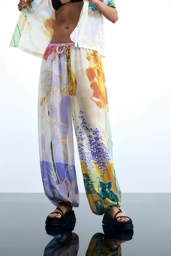 Lange Hose mit Blumenprint Lange Hose mit Blumenprint