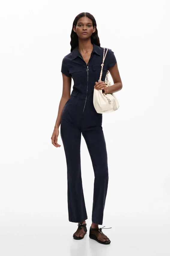 Langer Jumpsuit mit Reißverschluss Langer Jumpsuit mit Reißverschluss