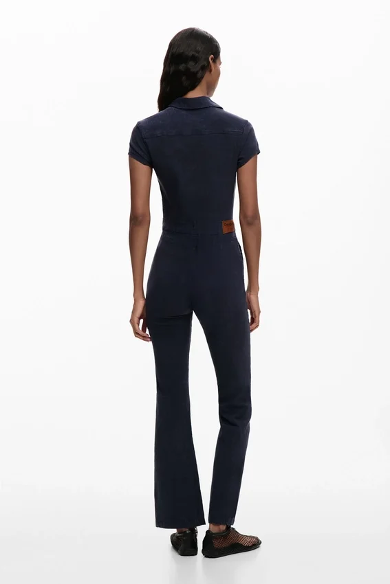 Langer Jumpsuit mit Reißverschluss Langer Jumpsuit mit Reißverschluss