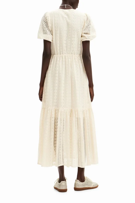Langes besticktes Kleid Langes besticktes Kleid