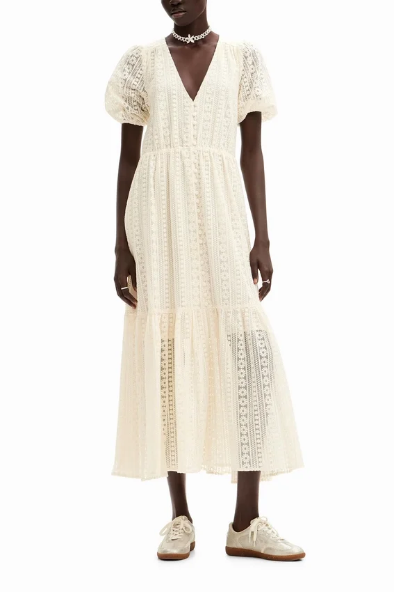 Langes besticktes Kleid Langes besticktes Kleid