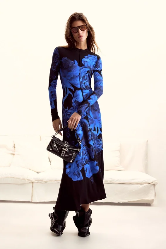Langes Blumenkleid M. C. Lacroix Langes Blumenkleid M. C. Lacroix