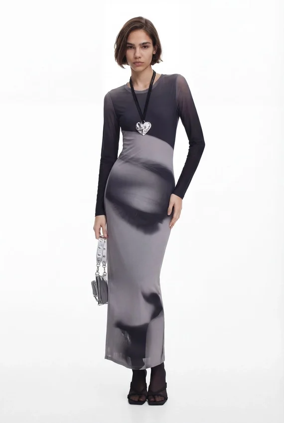 Langes Kleid mit Porträt Langes Kleid mit Porträt