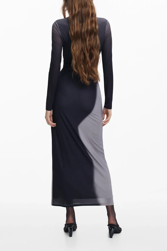 Langes Kleid mit Porträt Langes Kleid mit Porträt