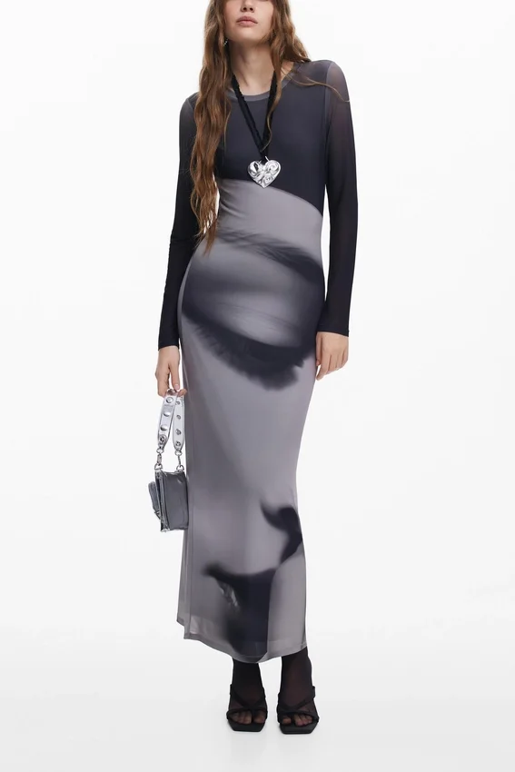 Langes Kleid mit Porträt Langes Kleid mit Porträt