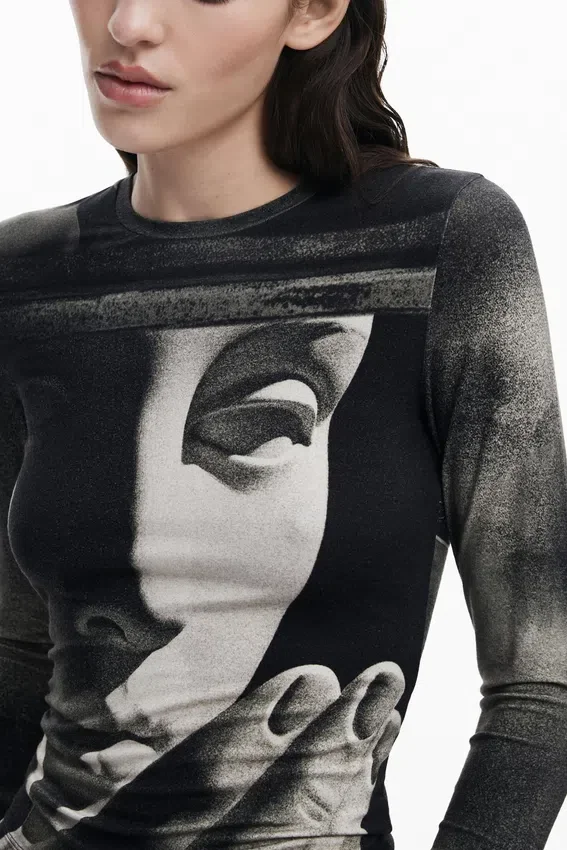 Langärmliges T-Shirt mit Skulptur-Print Langärmliges T-Shirt mit Skulptur-Print