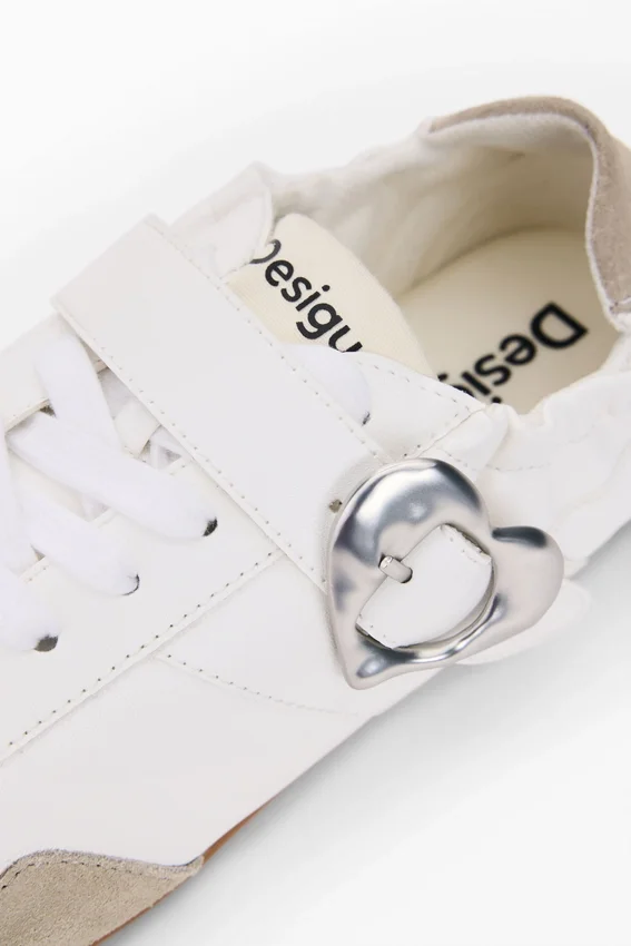 Leder-Sneaker mit Schnalle Leder-Sneaker mit Schnalle