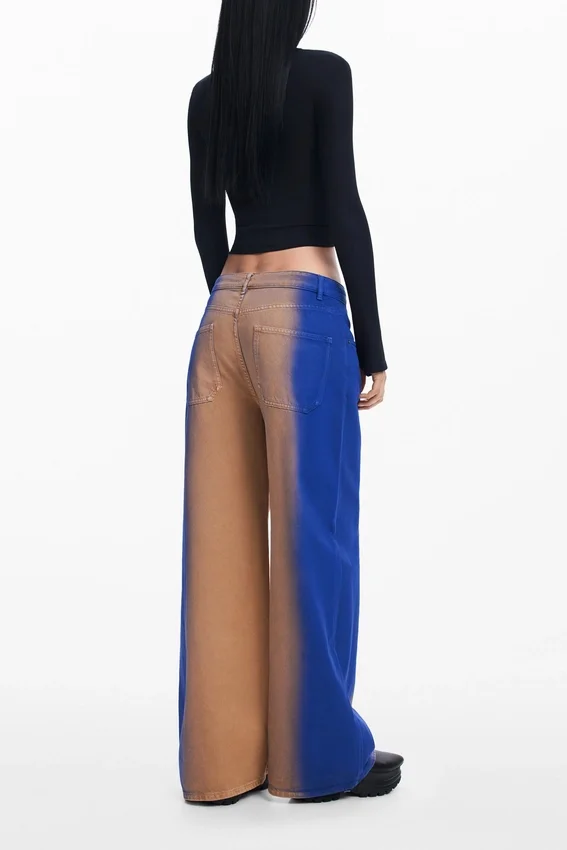 Maitrepierre T-Shirt mit Cut-out-Ausschnitt Maitrepierre T-Shirt mit Cut-out-Ausschnitt