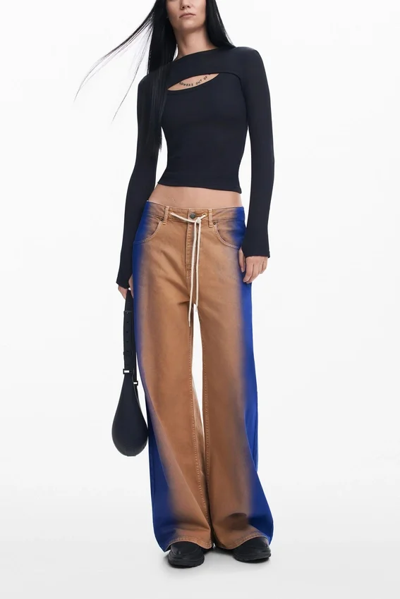 Maitrepierre T-Shirt mit Cut-out-Ausschnitt Maitrepierre T-Shirt mit Cut-out-Ausschnitt