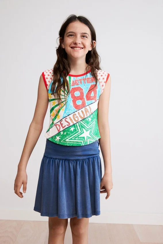 Mehrfarbig bedrucktes T-Shirt Mehrfarbig bedrucktes T-Shirt