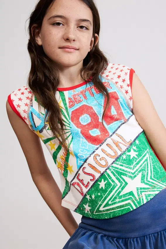 Mehrfarbig bedrucktes T-Shirt Mehrfarbig bedrucktes T-Shirt