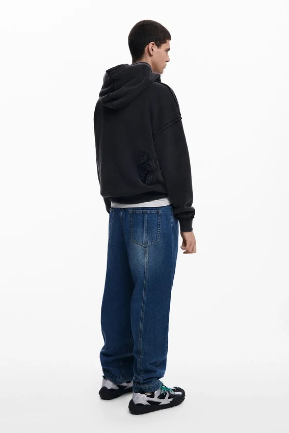 Mickey Mouse™ Sweatshirt mit Aufnäher Mickey Mouse™ Sweatshirt mit Aufnäher