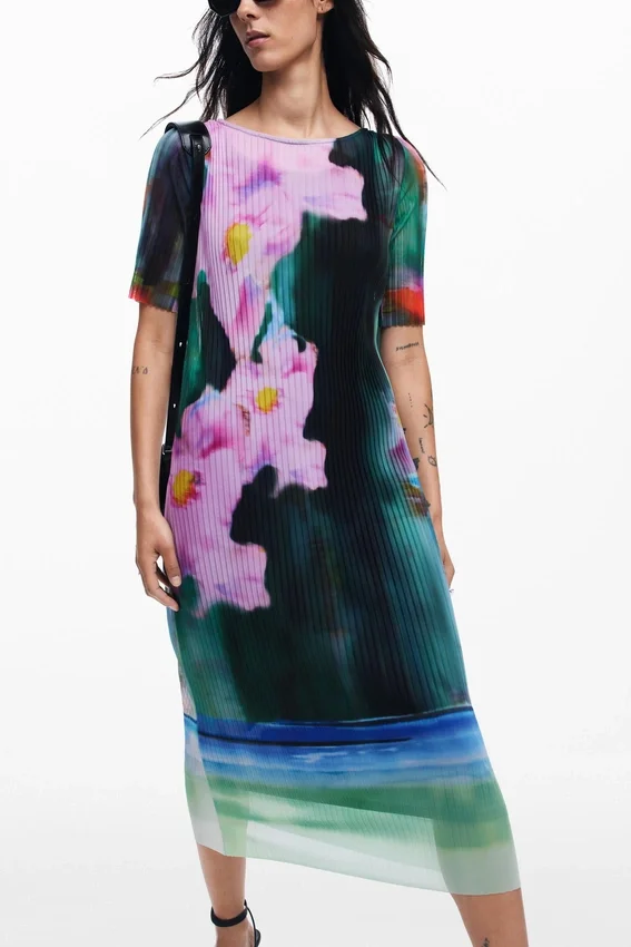 Midi-Kleid mit Blumenmuster Midi-Kleid mit Blumenmuster