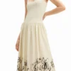 Midi-Kleid mit Blumenmuster und ausgestelltem Schnitt Midi-Kleid mit Blumenmuster und ausgestelltem Schnitt