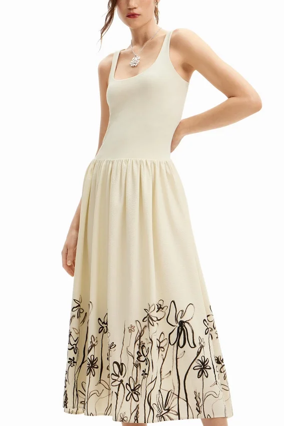 Midi-Kleid mit Blumenmuster und ausgestelltem Schnitt Midi-Kleid mit Blumenmuster und ausgestelltem Schnitt