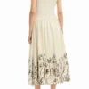 Midi-Kleid mit Blumenmuster und ausgestelltem Schnitt Midi-Kleid mit Blumenmuster und ausgestelltem Schnitt