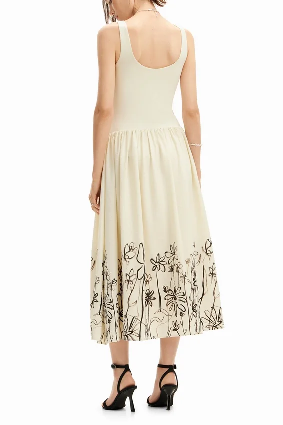 Midi-Kleid mit Blumenmuster und ausgestelltem Schnitt Midi-Kleid mit Blumenmuster und ausgestelltem Schnitt
