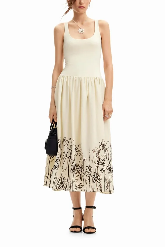 Midi-Kleid mit Blumenmuster und ausgestelltem Schnitt Midi-Kleid mit Blumenmuster und ausgestelltem Schnitt