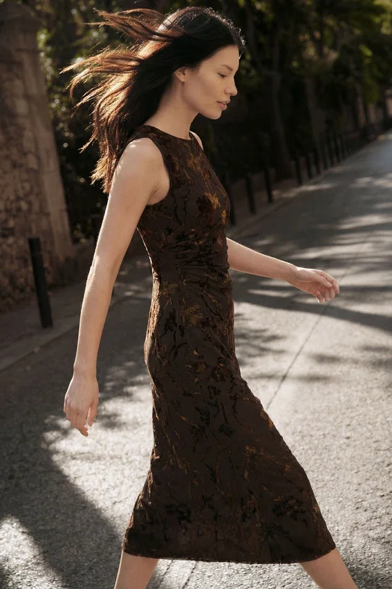 Midi-Kleid mit Flockdruck Midi-Kleid mit Flockdruck
