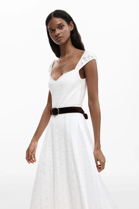 Midi-Kleid mit Stickerei Midi-Kleid mit Stickerei