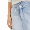Minirock aus Denim mit gekreuztem Bund Minirock aus Denim mit gekreuztem Bund