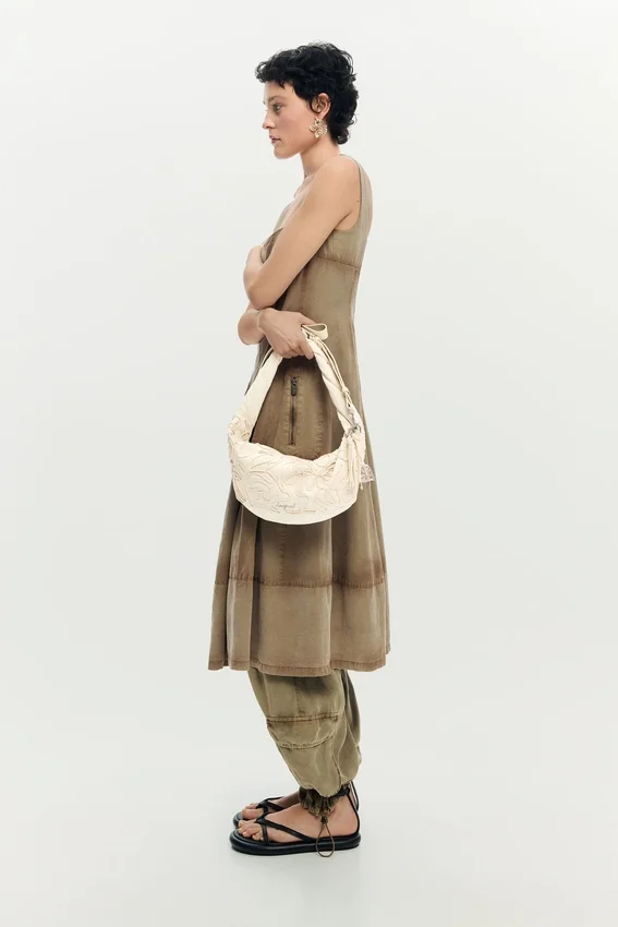 Mittlere Canvas-Tasche mit Blumenmuster Mittlere Canvas-Tasche mit Blumenmuster