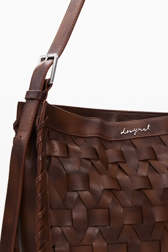 Mittlere geflochtete Tasche Mittlere geflochtete Tasche