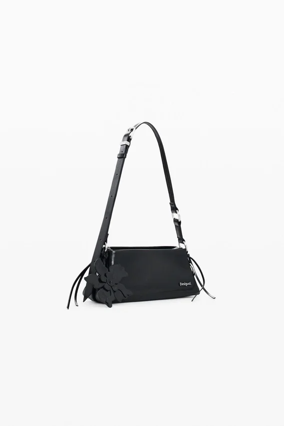 Mittlere Kunstledertasche mit Anhänger Mittlere Kunstledertasche mit Anhänger