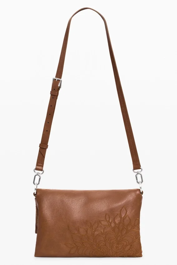 Mittlere Logo-Charm-Tasche Mittlere Logo-Charm-Tasche