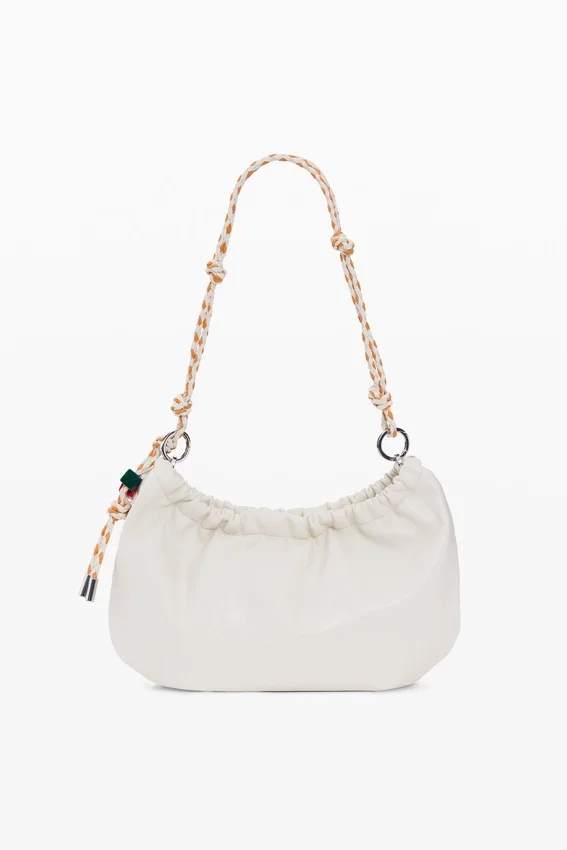 Mittlere ovale Tasche mit Anhängern Mittlere ovale Tasche mit Anhängern