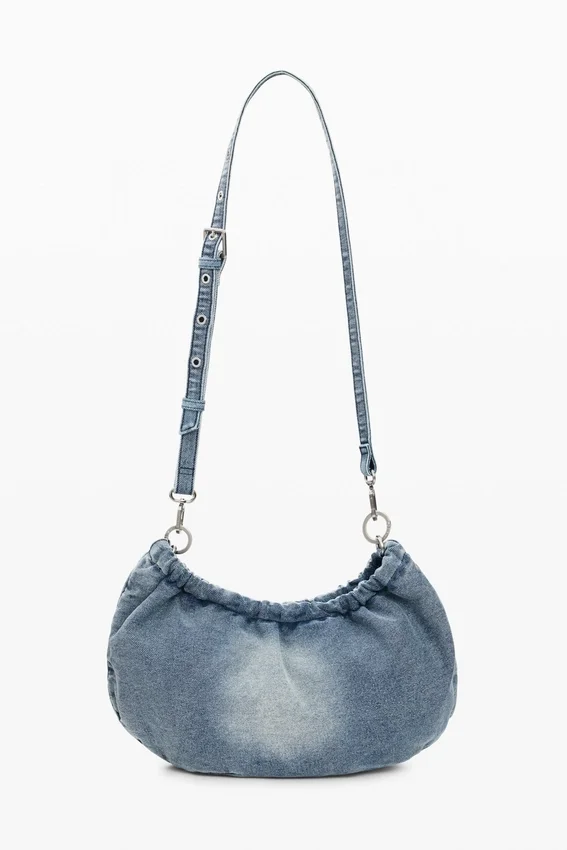 Mittlere ovale Tasche mit Anhängern Mittlere ovale Tasche mit Anhängern